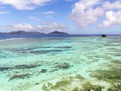Praslin vista de La Digue